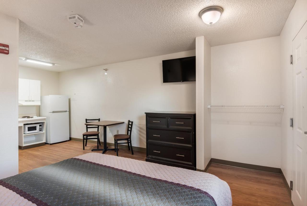 Birch Hill Suites Kansas City - Independence Exterior photo