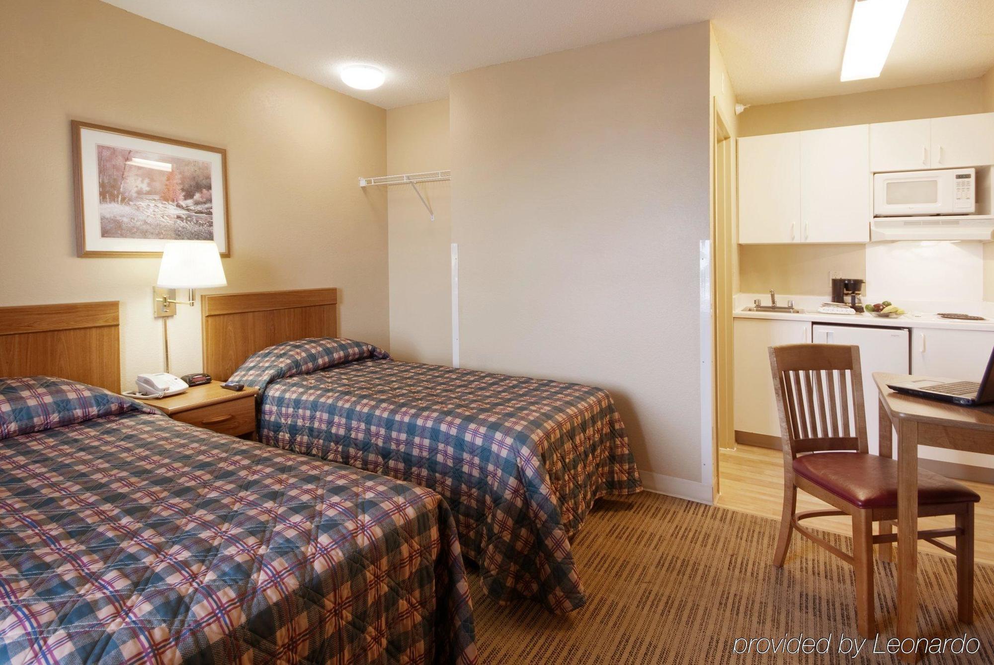 Birch Hill Suites Kansas City - Independence Exterior photo