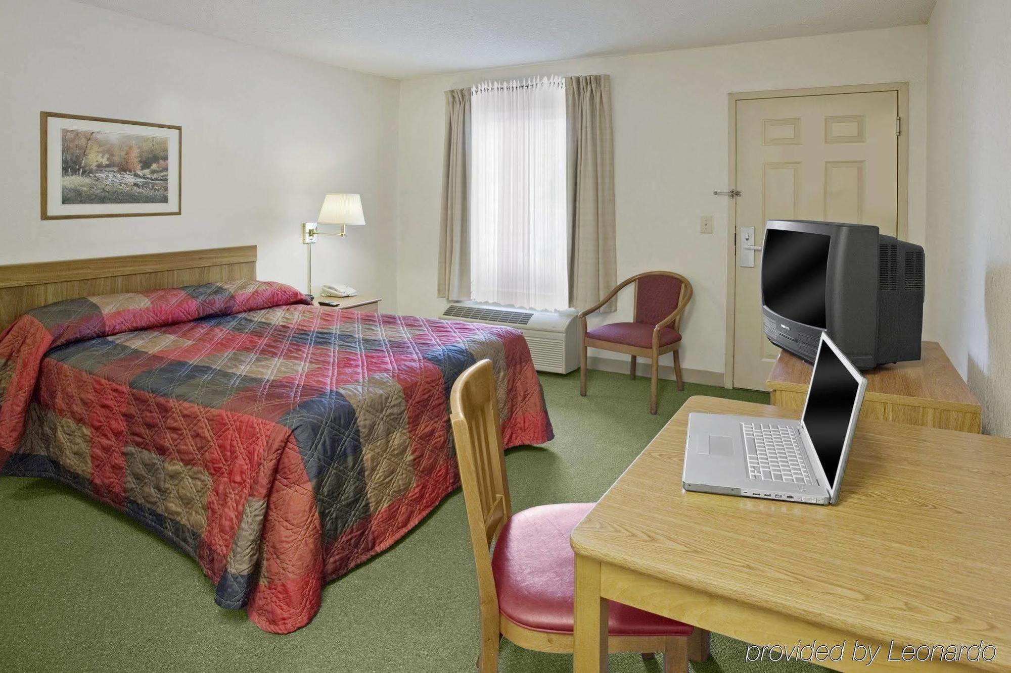 Birch Hill Suites Kansas City - Independence Exterior photo