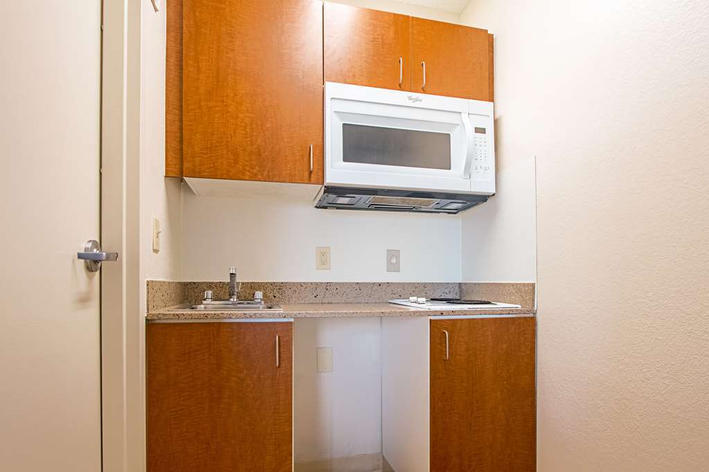 Birch Hill Suites Kansas City - Independence Room photo